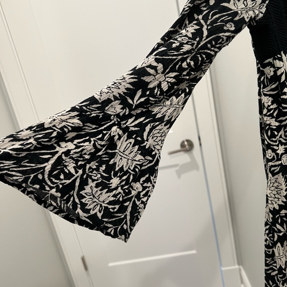 Volcom black and white floral dress size S - Picture 4 of 7